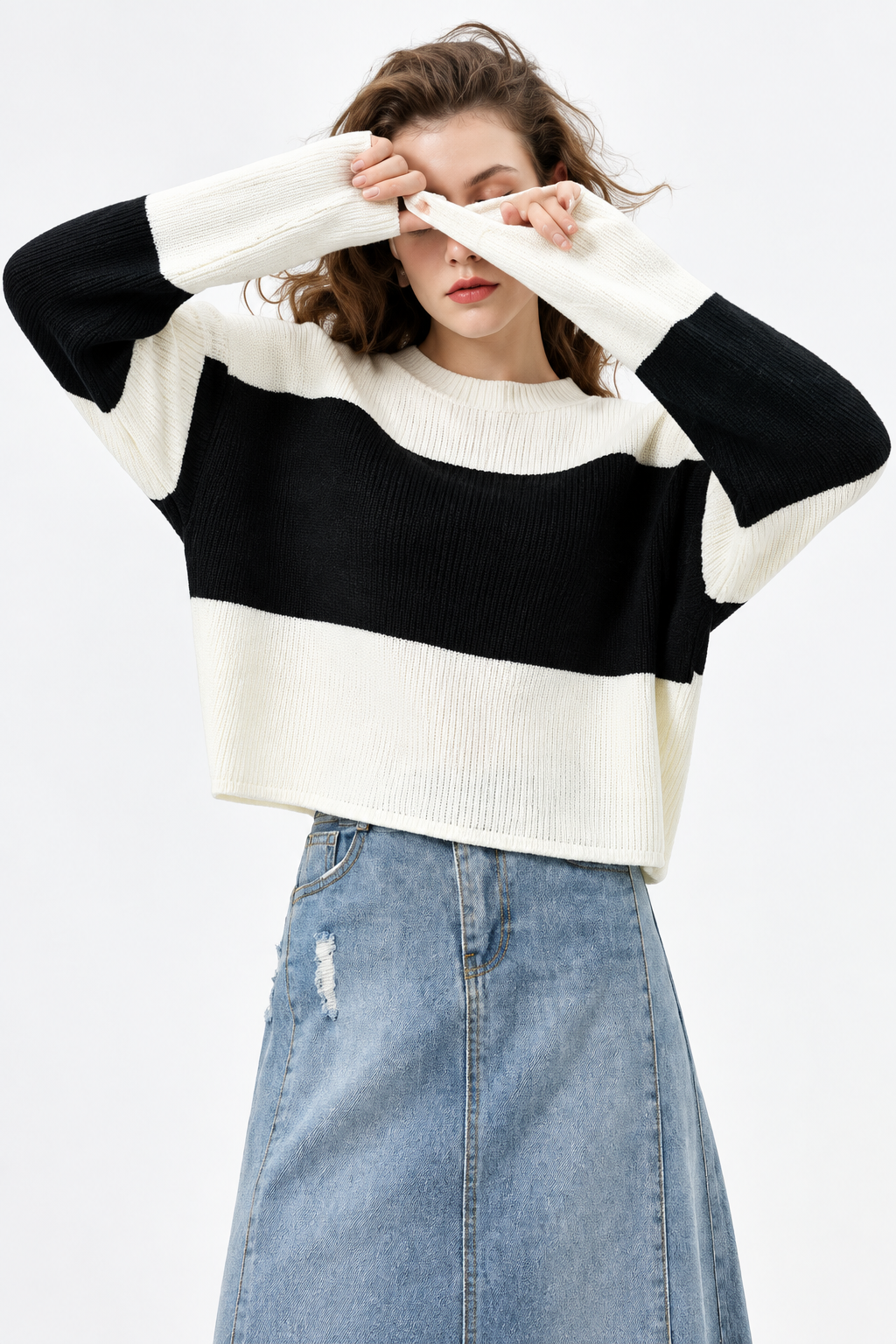 Women Black White Color blocked Relaxed Fit T-shirt With Twisted Design